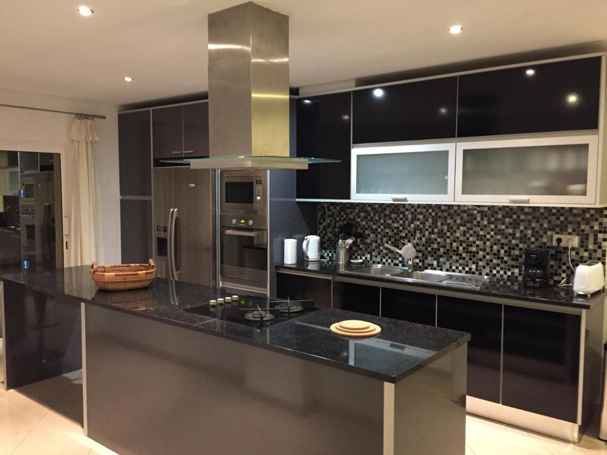 Full Private 300Sqm Villa Jacuzzi Heated Pool Ideal & Quiet Location Albufeira Eksteriør bilde