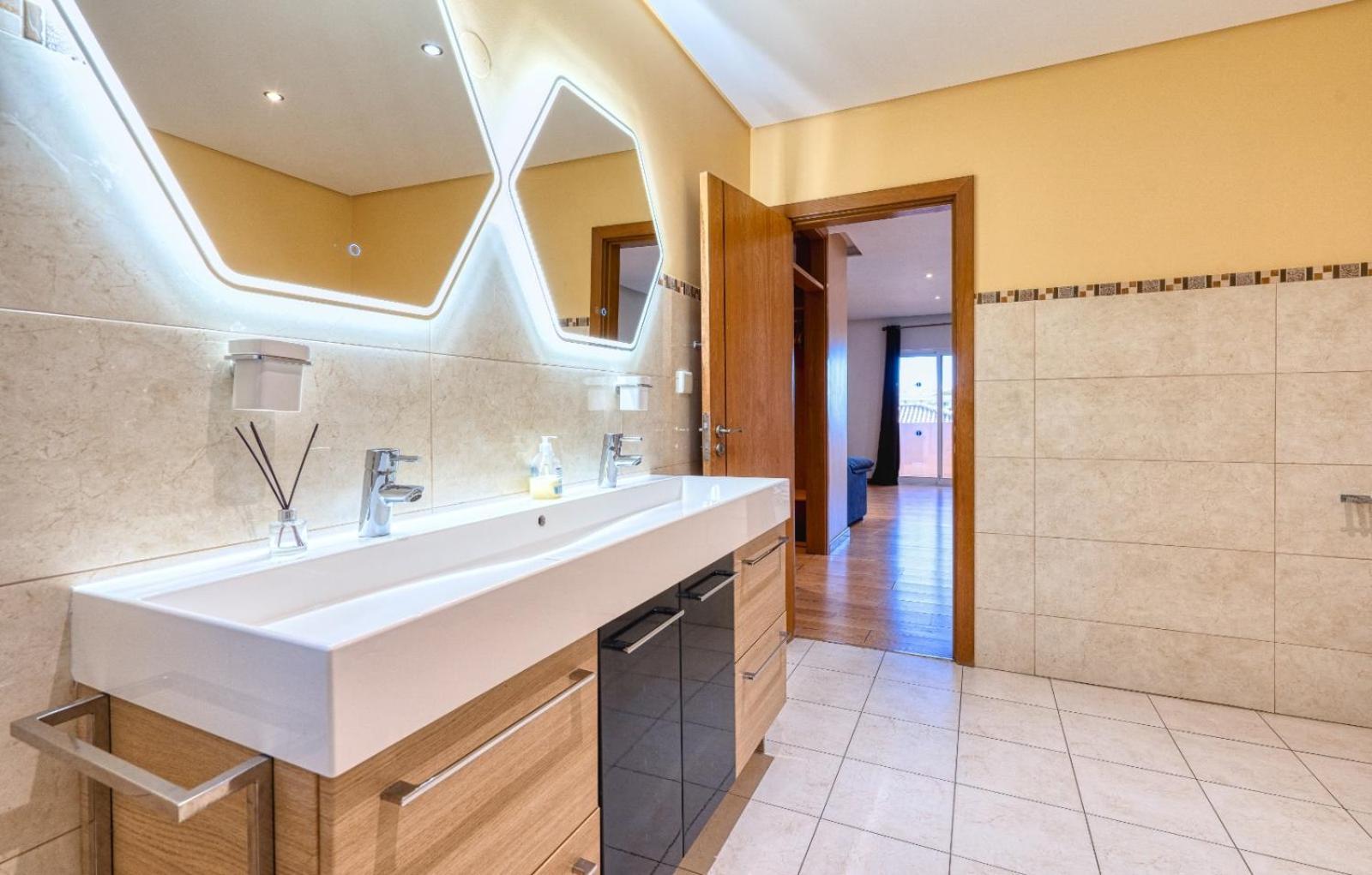 Full Private 300Sqm Villa Jacuzzi Heated Pool Ideal & Quiet Location Albufeira Eksteriør bilde